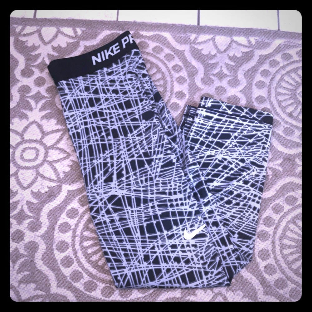Nike work out capris